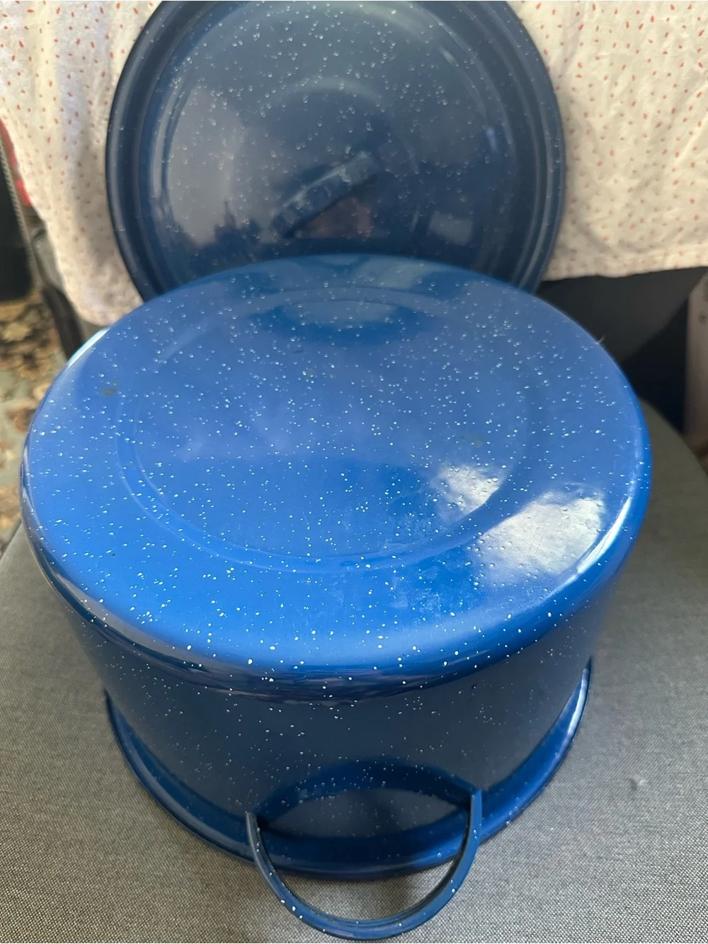 6Qt Blue Enamel Stock Pot with Lid | Perfect for Family Feasts | camping | soup